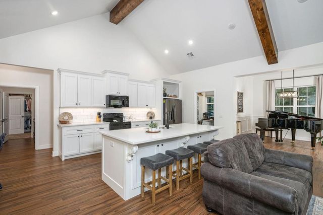 2405 Gina Court, Guthrie, OK 73044
