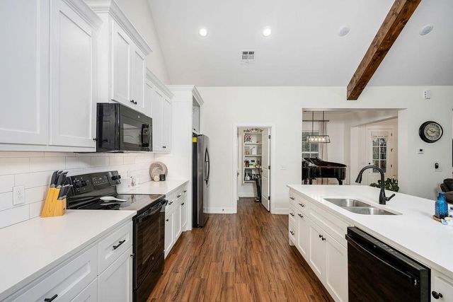 2405 Gina Court, Guthrie, OK 73044