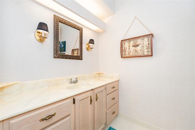 1 Hiawatha Cove Trail 23, Battle Creek, MI 49015