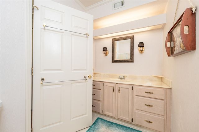 1 Hiawatha Cove Trail 23, Battle Creek, MI 49015