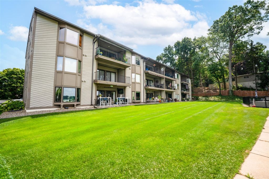 1 Hiawatha Cove Trail 23, Battle Creek, MI 49015