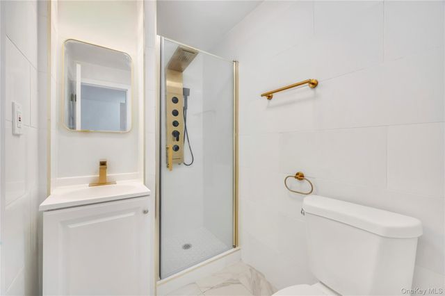 19223 116th Road, Saint Albans, NY 11412