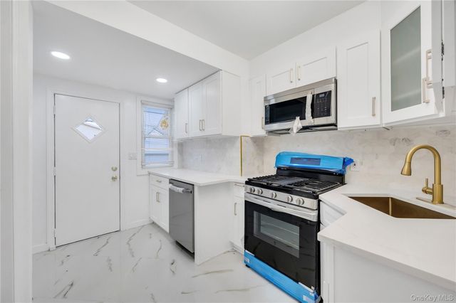 19223 116th Road, Saint Albans, NY 11412