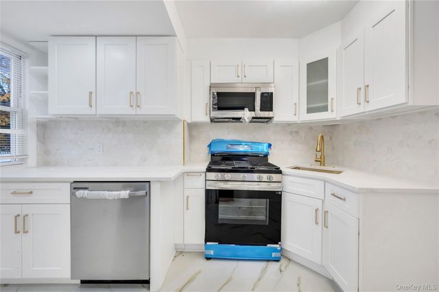 19223 116th Road, Saint Albans, NY 11412