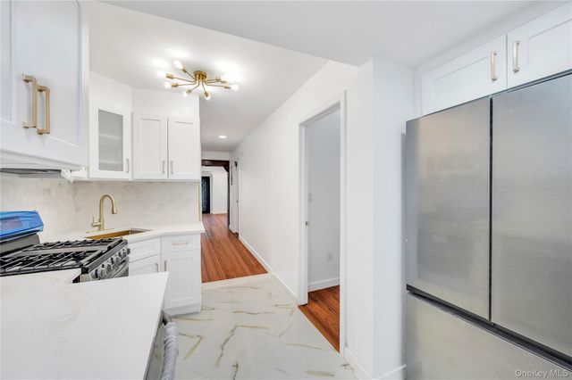 19223 116th Road, Saint Albans, NY 11412