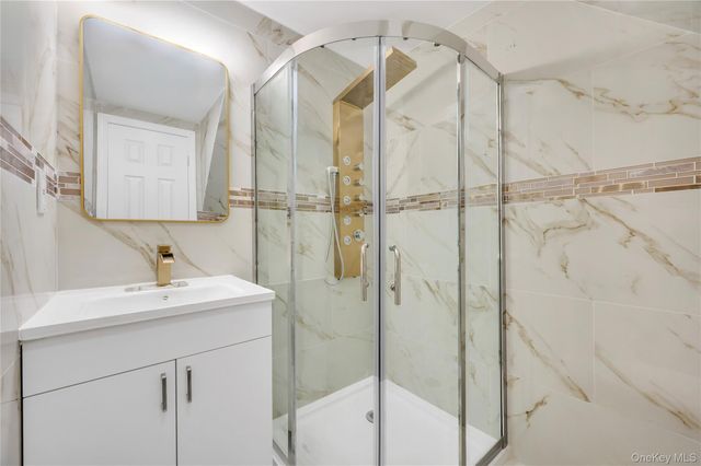 19223 116th Road, Saint Albans, NY 11412