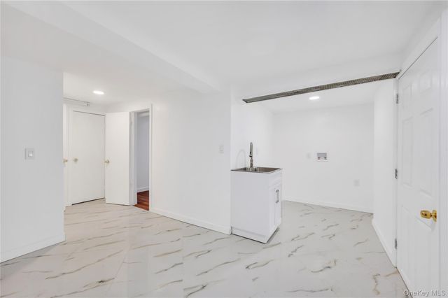 19223 116th Road, Saint Albans, NY 11412