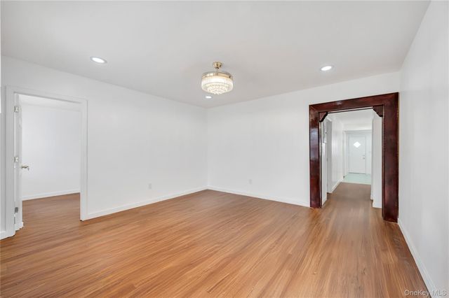 19223 116th Road, Saint Albans, NY 11412