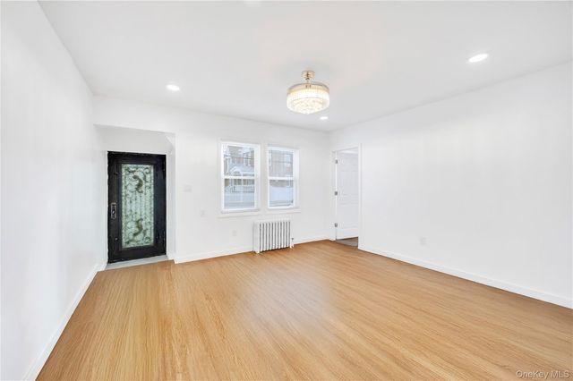 19223 116th Road, Saint Albans, NY 11412