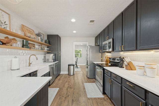 820 Overhill Drive, Hurst, TX 76053
