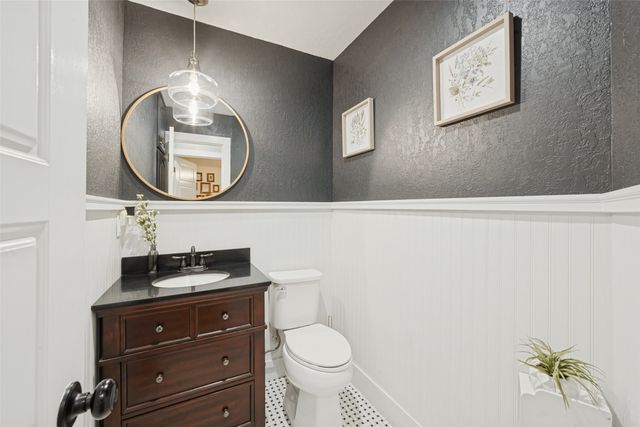 820 Overhill Drive, Hurst, TX 76053