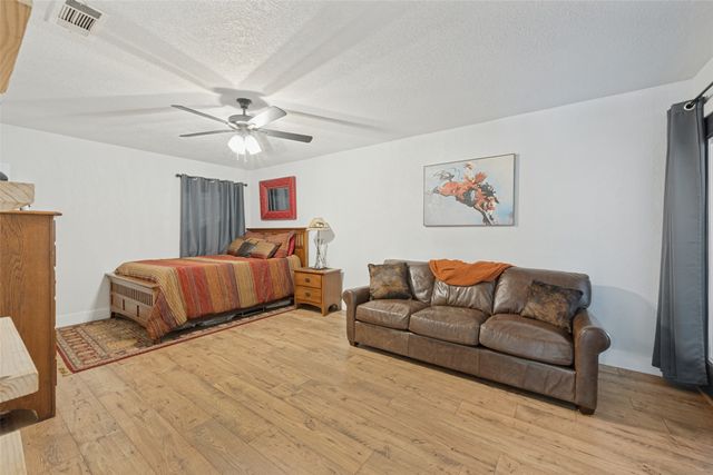 820 Overhill Drive, Hurst, TX 76053