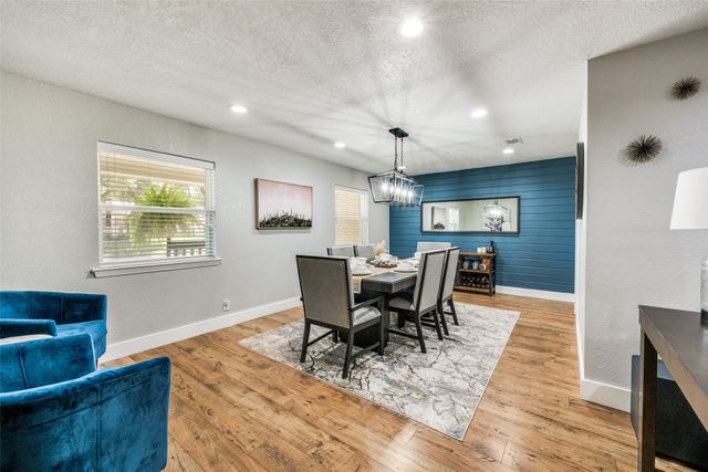 820 Overhill Drive, Hurst, TX 76053