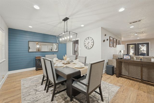 820 Overhill Drive, Hurst, TX 76053