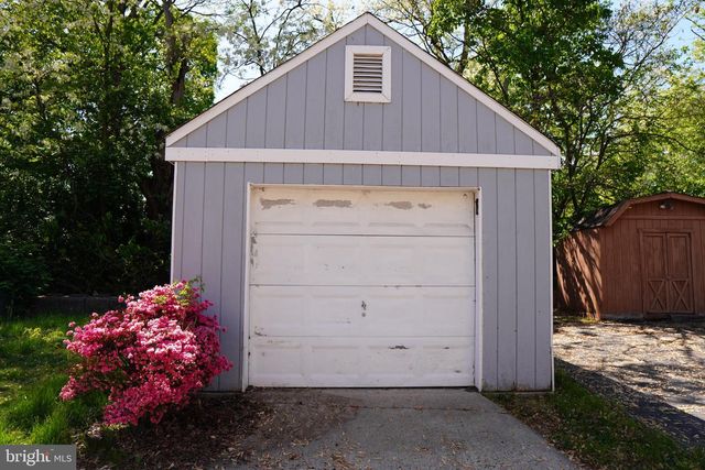 1136 BROOKWOOD LN, Glenolden, PA 19036