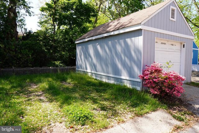 1136 BROOKWOOD LN, Glenolden, PA 19036