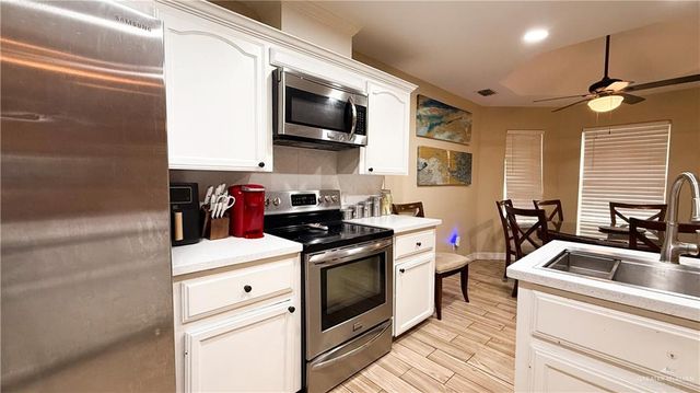819 N Quail Hollow Drive, Weslaco, TX 78596