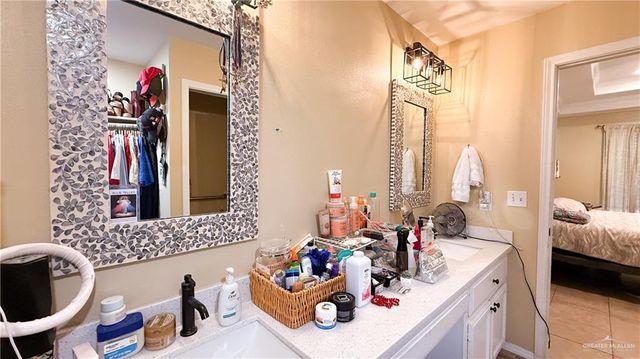 819 N Quail Hollow Drive, Weslaco, TX 78596