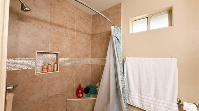 819 N Quail Hollow Drive, Weslaco, TX 78596
