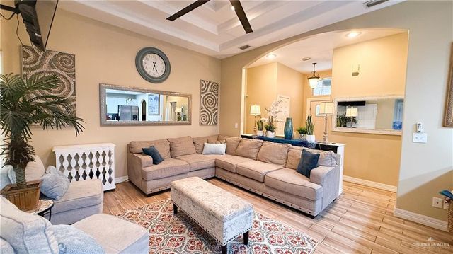 819 N Quail Hollow Drive, Weslaco, TX 78596