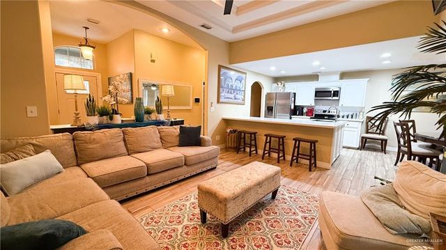 819 N Quail Hollow Drive, Weslaco, TX 78596