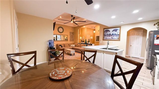 819 N Quail Hollow Drive, Weslaco, TX 78596