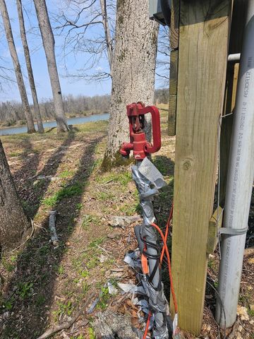 2615 Col James Hardin Dr, Clifton, TN 38425