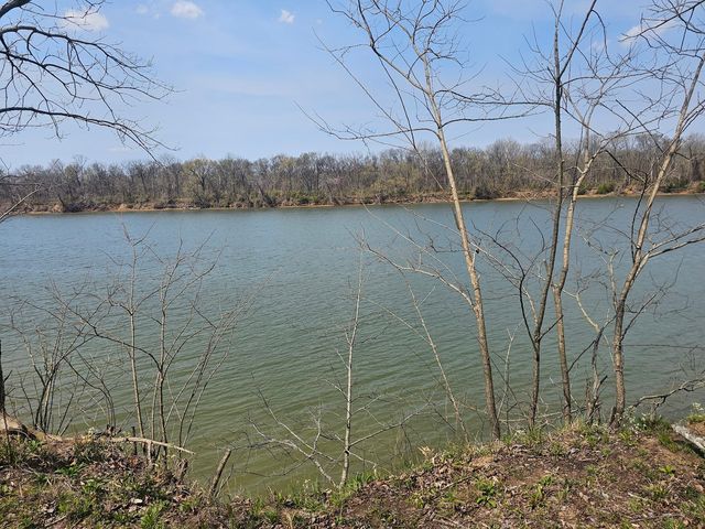 2615 Col James Hardin Dr, Clifton, TN 38425