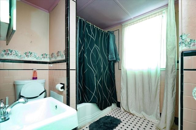 5 Kendrick St, Lawrence, MA 01841