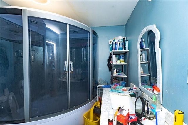 5 Kendrick St, Lawrence, MA 01841