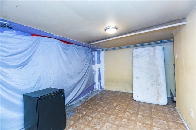 5 Kendrick St, Lawrence, MA 01841