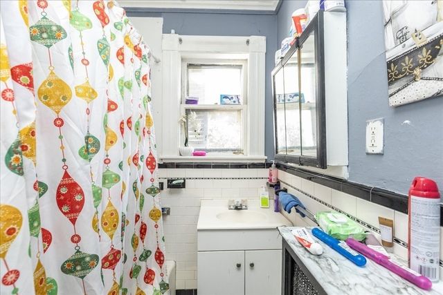 5 Kendrick St, Lawrence, MA 01841