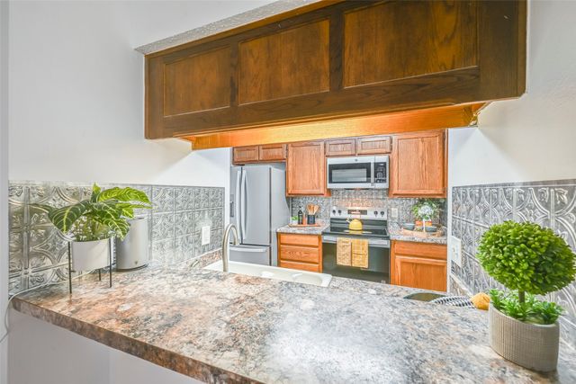 3210 S Fielder Road 211, Arlington, TX 76015