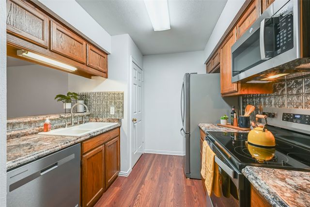 3210 S Fielder Road 211, Arlington, TX 76015