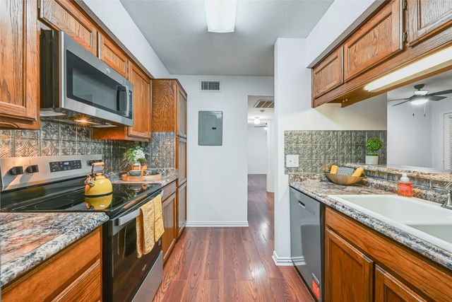 3210 S Fielder Road 211, Arlington, TX 76015