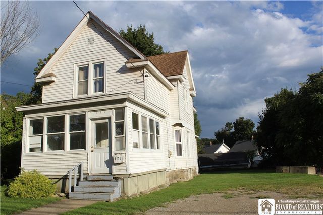 121 East Main Street, Pomfret, NY 14063