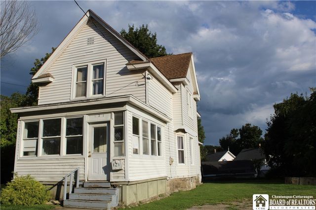 121 East Main Street, Pomfret, NY 14063