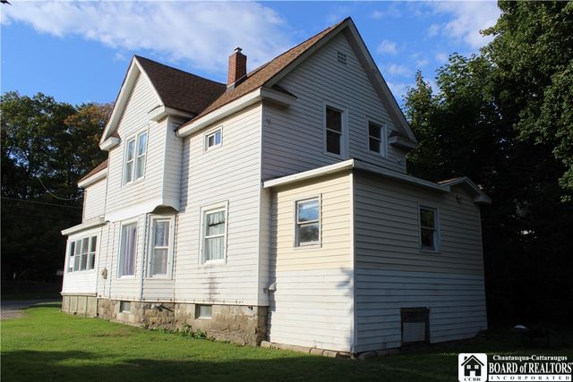 121 East Main Street, Pomfret, NY 14063