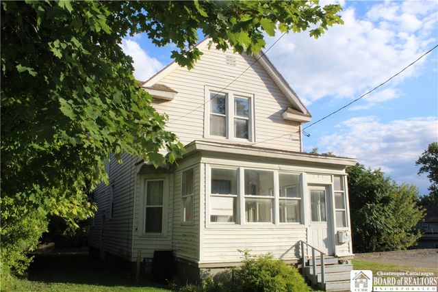 121 East Main Street, Pomfret, NY 14063