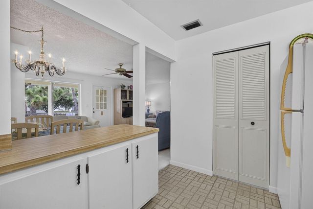 3625 La Aires Court C-2, Greenacres, FL 33463