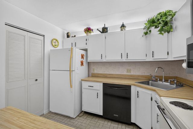 3625 La Aires Court C-2, Greenacres, FL 33463