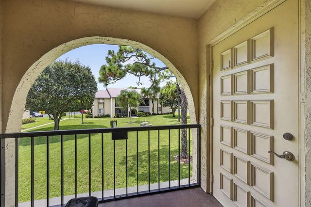3625 La Aires Court C-2, Greenacres, FL 33463