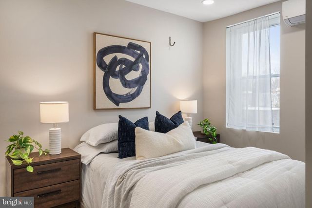 619 E THOMPSON ST, Philadelphia, PA 19125