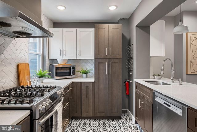 619 E THOMPSON ST, Philadelphia, PA 19125