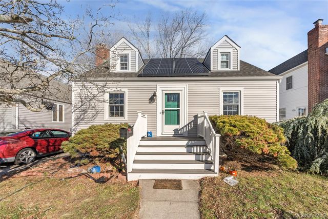 222 Lido Parkway, Lindenhurst, NY 11757