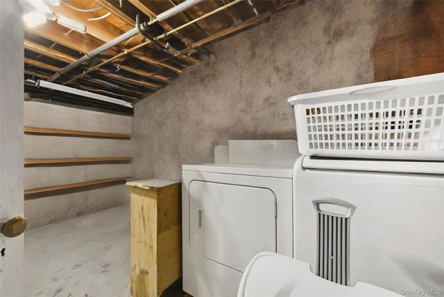 222 Lido Parkway, Lindenhurst, NY 11757