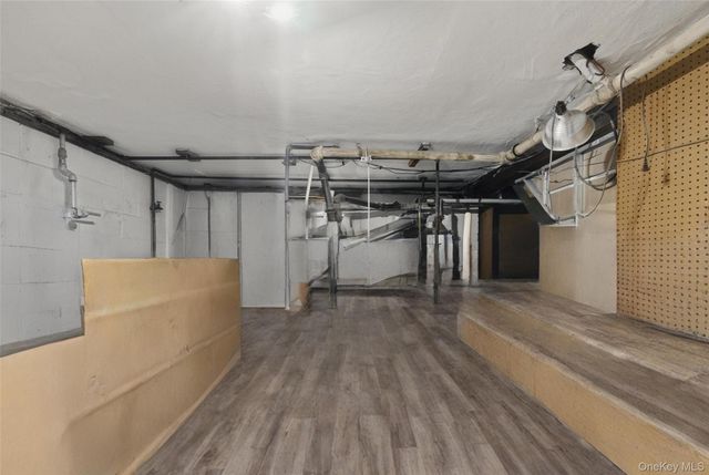 222 Lido Parkway, Lindenhurst, NY 11757