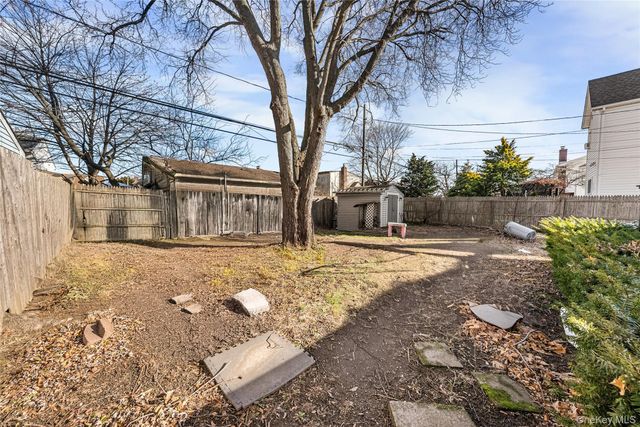 222 Lido Parkway, Lindenhurst, NY 11757