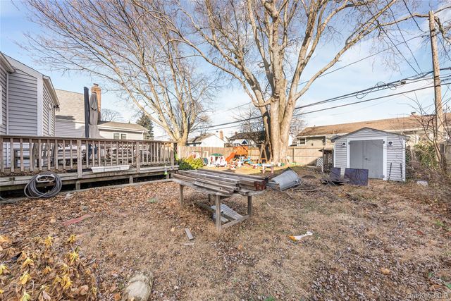 222 Lido Parkway, Lindenhurst, NY 11757