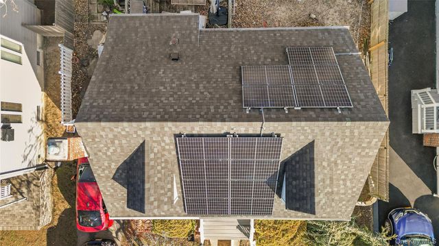 222 Lido Parkway, Lindenhurst, NY 11757